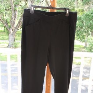 Traveler's by Chico's size 2 black ankle pant